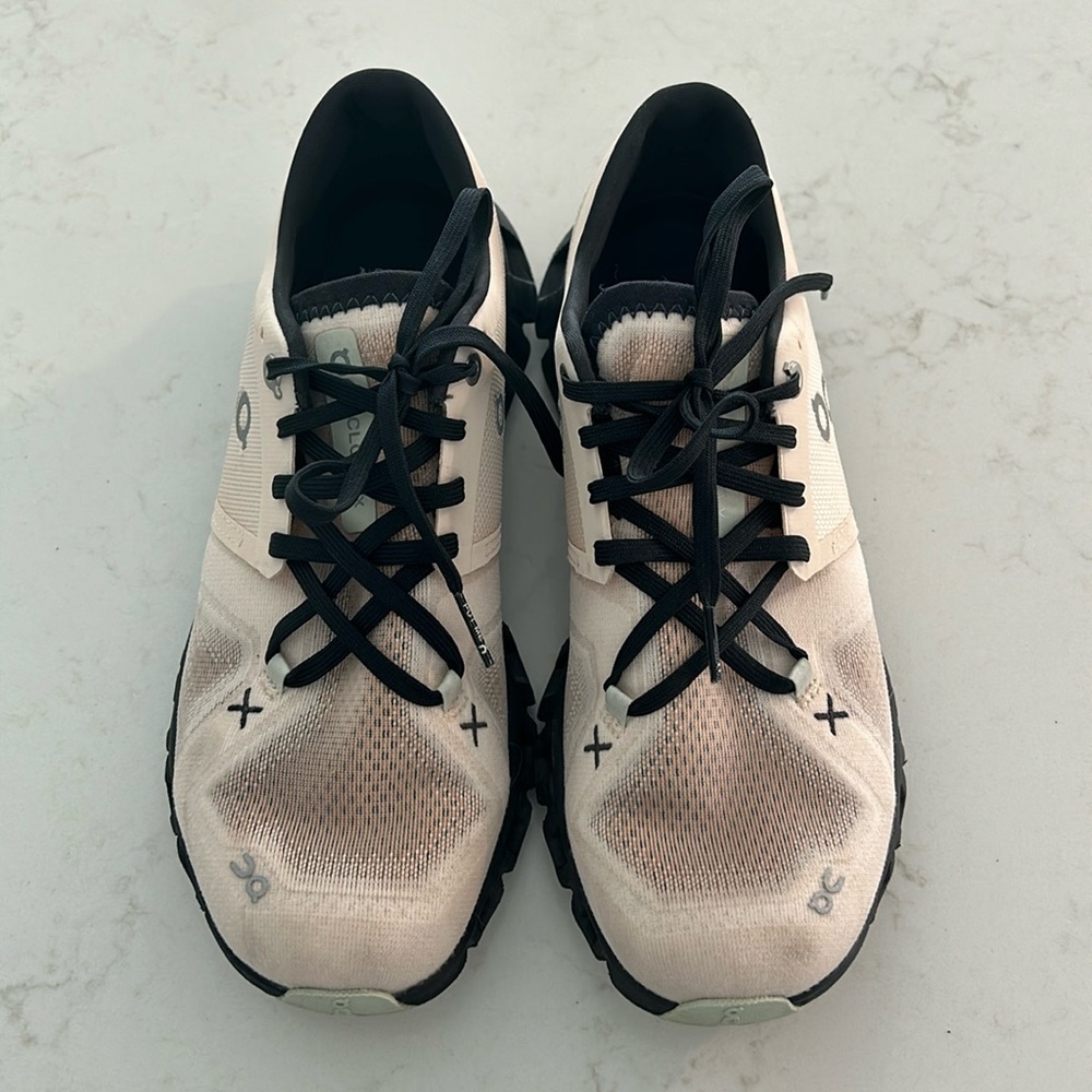 Women’s on cloud X shoes size 7.5